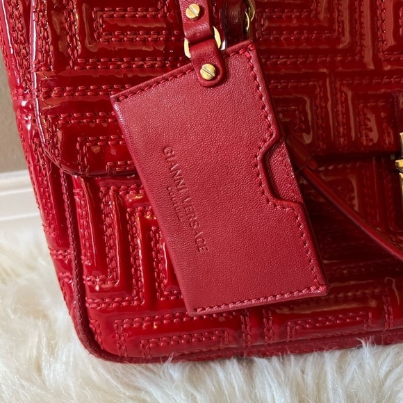 Gianni Versace Made In Italy Red Patent Leather Chain Shoulder Bag - Picture 6 of 12